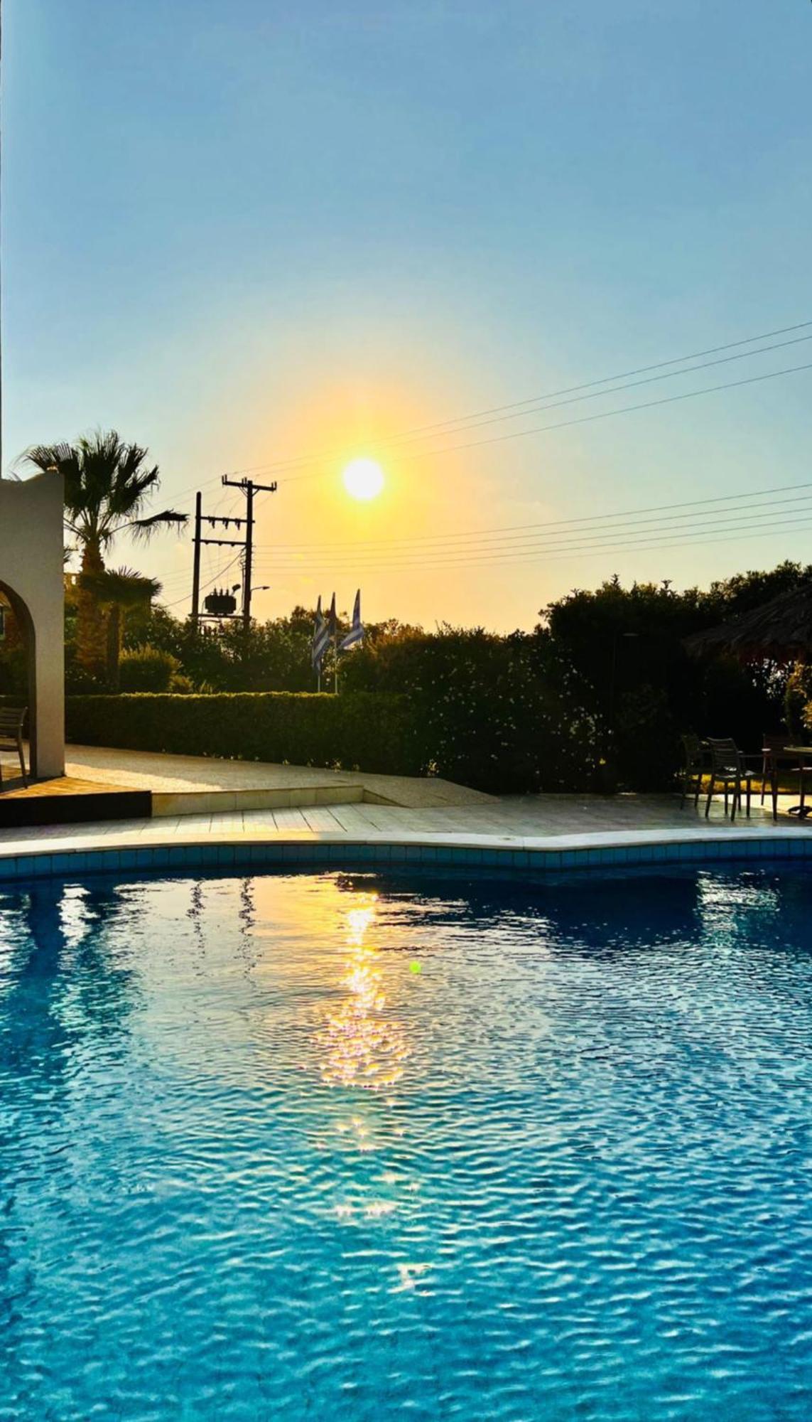 Karteros Hotel Dış mekan fotoğraf